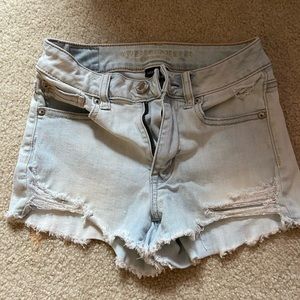 American Eagle Hi Rise light wash blue Jean shorts, size 0.